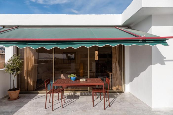 Serenity Penthouse with terrace in Exarcheia