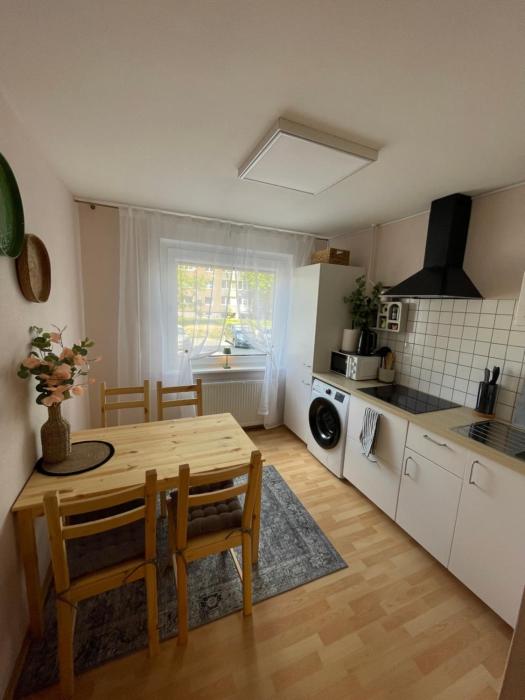 3 kambarių butas pirmame aukšte