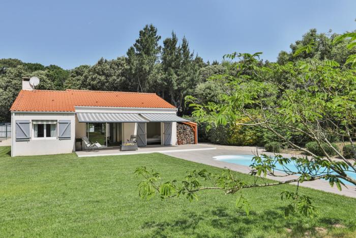 Villa Familiale Proche Plage & Forêt avec Piscine Privée à Jard sur Mer