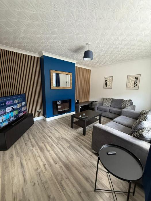 Braemar House - 3 Bedroom, Sleeps 5