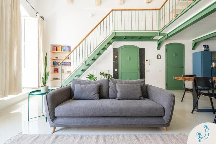San Diego - Bright and Colourful loft with Cathedral view