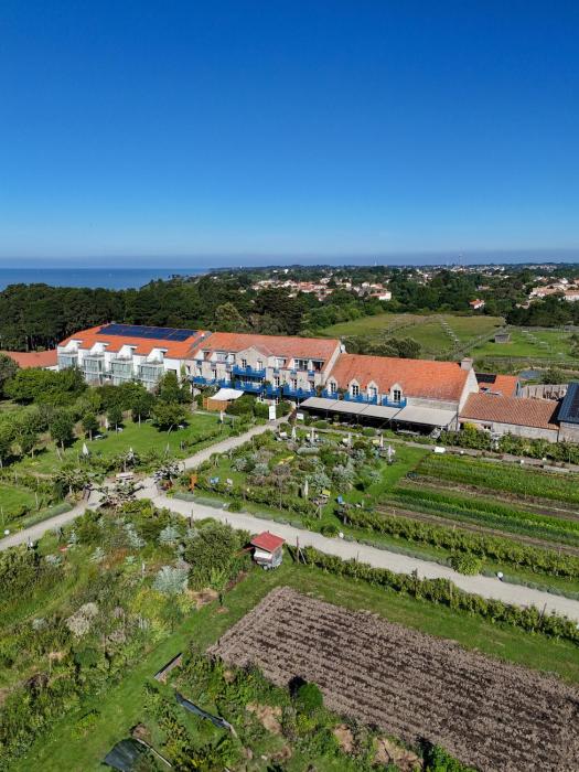 Eco-Domaine La Fontaine - HOTEL-SPA - 300 m Plage de la Fontaine aux Bretons