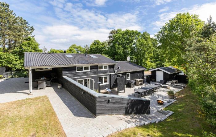 Awesome Home In Glesborg With Sauna