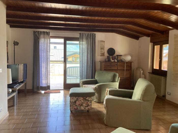 008 Trilocale con terrazzo panoramico