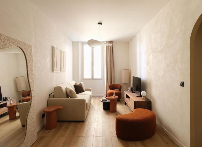 Exceptional facing Palais Cannes1