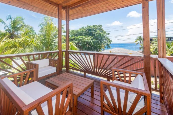 Spotless Cabana in West End