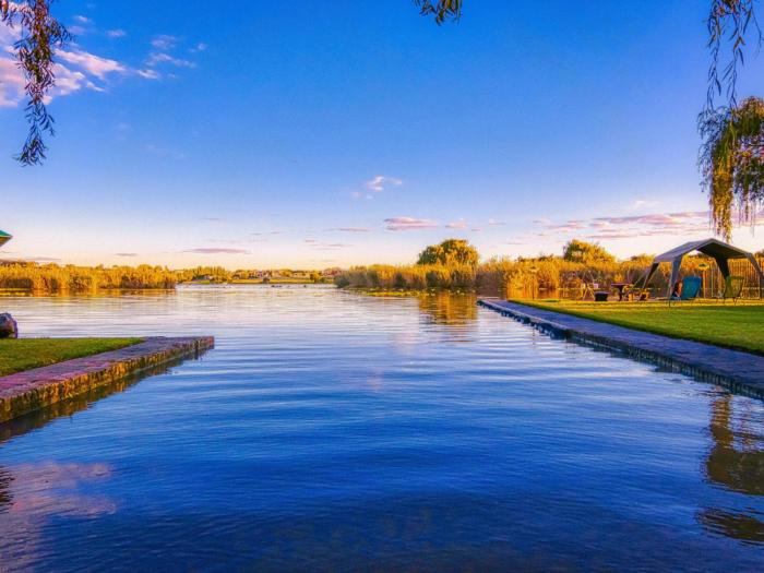 Riverside Rhapsody, Vaal River, Vanderbijlpark, 6 Adults and 4 Children