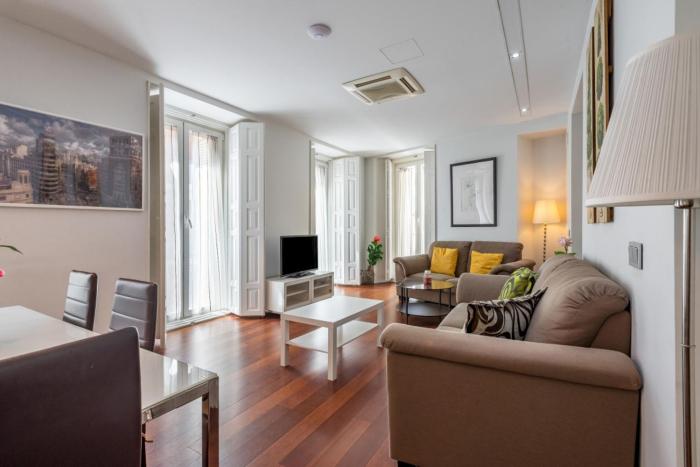 Modern with 7 balconies - 3 Beds 2B - Plaza Mayor