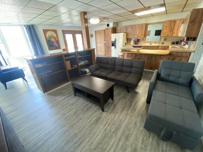 2BR 2nd floor apartment overlooking downtown