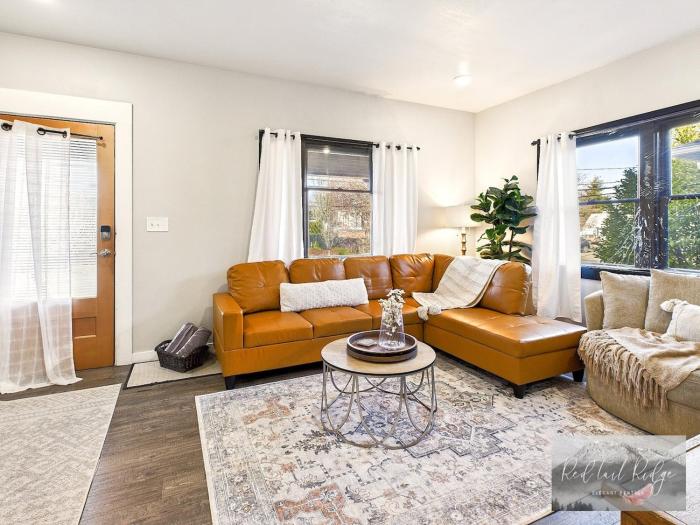 Historical Albany Downtown House with 5 Bedrooms