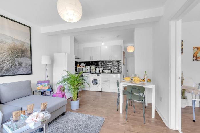 Hendon Garden Flat - Free Parking, Pets welcome, sleeps 3, 25min Central London, 2min Middlesex Uni, 3x