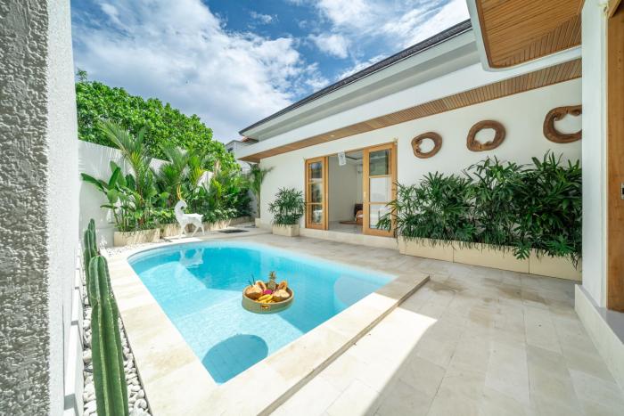 Mirragold Villa - Sun, Pool and Views - Brand New 3BDR Villa