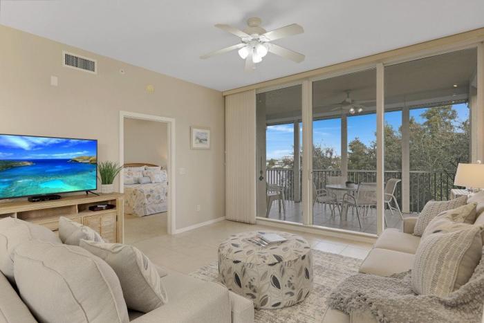 Bay Front Bliss and Short Stroll to the Beach