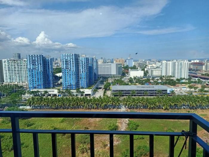 Lens Den 3 Entire Flat in Mall of Asia Pasay Manila