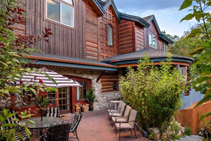 Million Dollar Castle Walk to downtown Glenwood and HotSprings