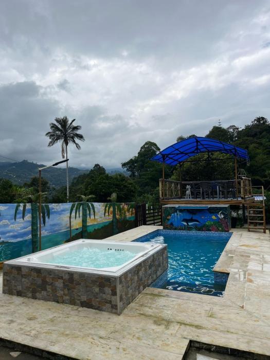 Luxury Estate with Pool and Jacuzzi