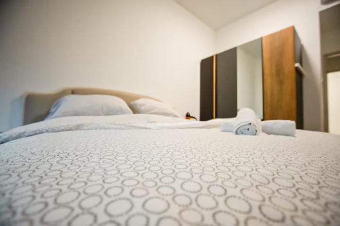 2BR iCity Near Themepark Parking Wifi Netflix