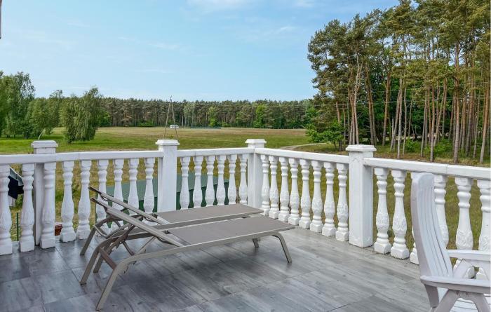 Amazing Home In Nowe Warpno With Wifi