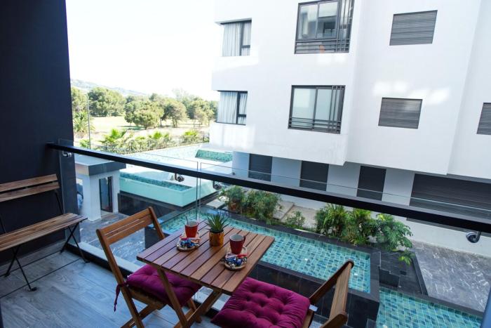 Blue Palm Pool, quiet and comfort in Tangier