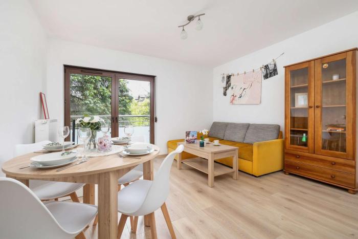 Bright Apartment Podgórze Cracow by Noclegi Renters