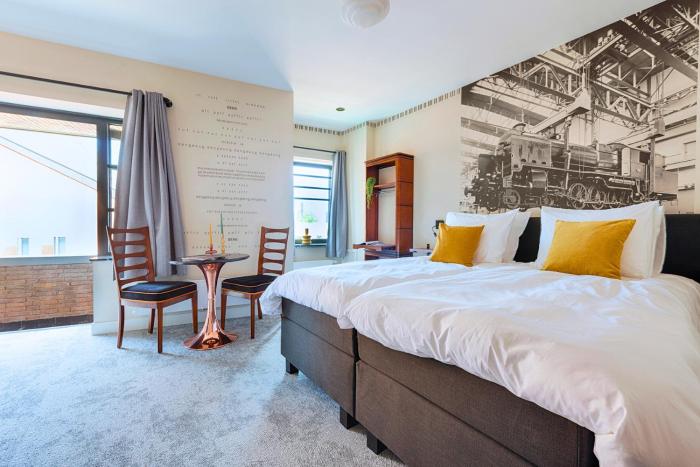 City Center Stay Fast Wi-Fi, Designer Bathroom