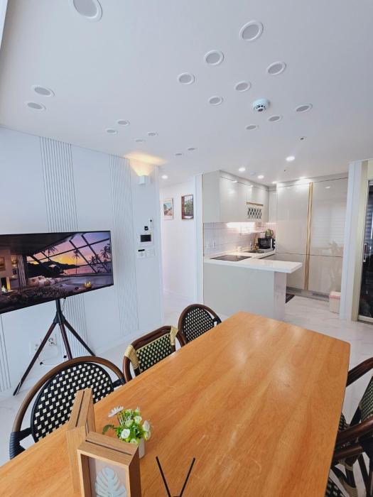 Urban Terrace Suite House