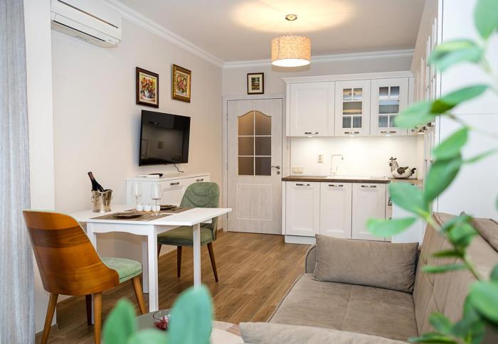 Stylish 1BR Steps from Sea Garden I Central Varna by Flat Mаnager