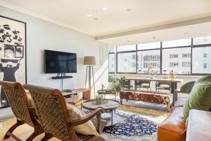 Backup-Powered Bantry Bay View 2 Bed Apartment