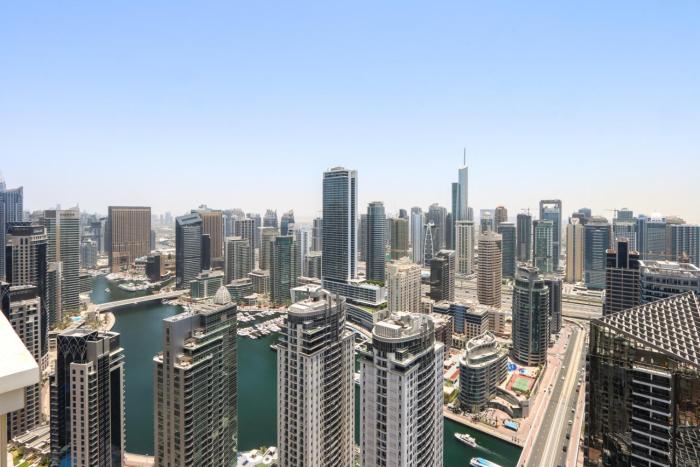 Sleek 2BR w Marina Skyline Views - Dubai Marina