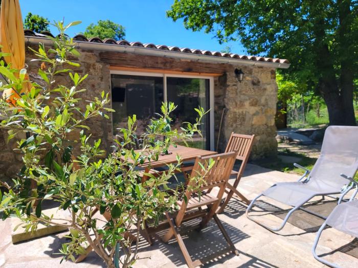 Gite avec piscine et terrain