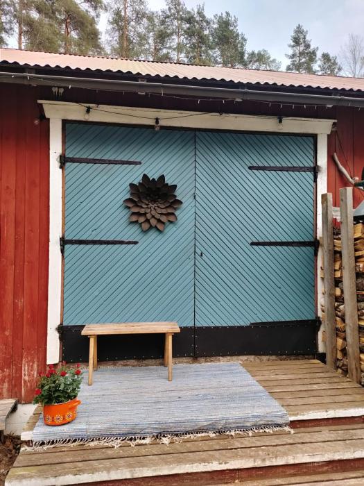 Piha-aitta taajamassa