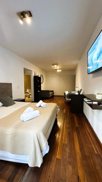 Comfortable and spacious, steps from Parque Las Heras