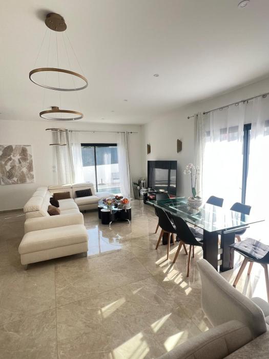 Villa 4 chambres avec piscine en bord de mer