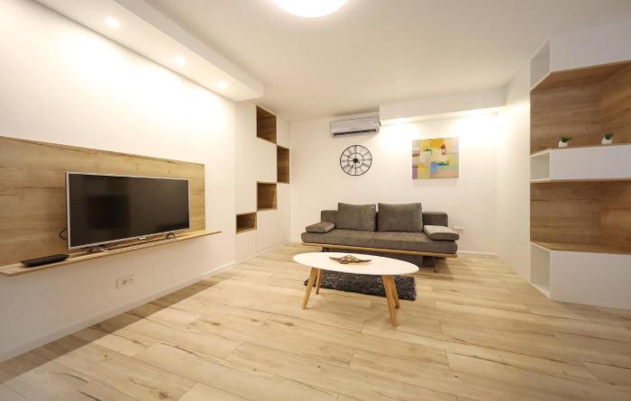 2 Bedroom Lovely Apartment In Zadar