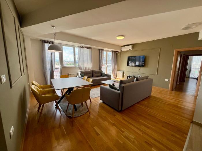 LUSH Central Penthouses - Eluxory Apts