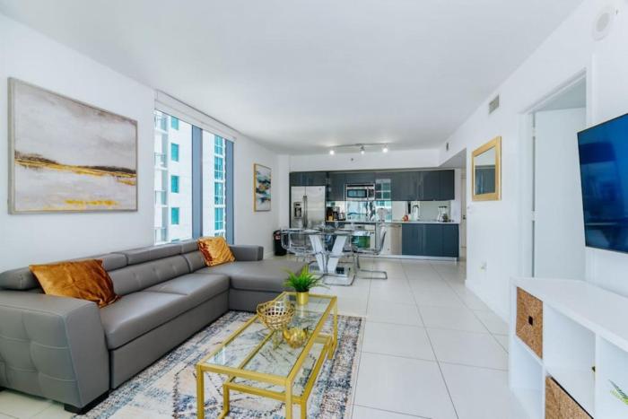 Exclusive, Amazing, Bright and Spacious at Brickell