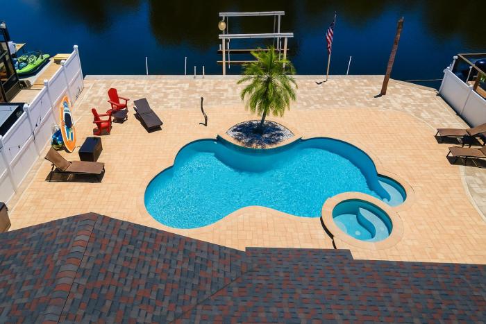 Tampa Clearwater BBQ, Pool, Spa, Canal