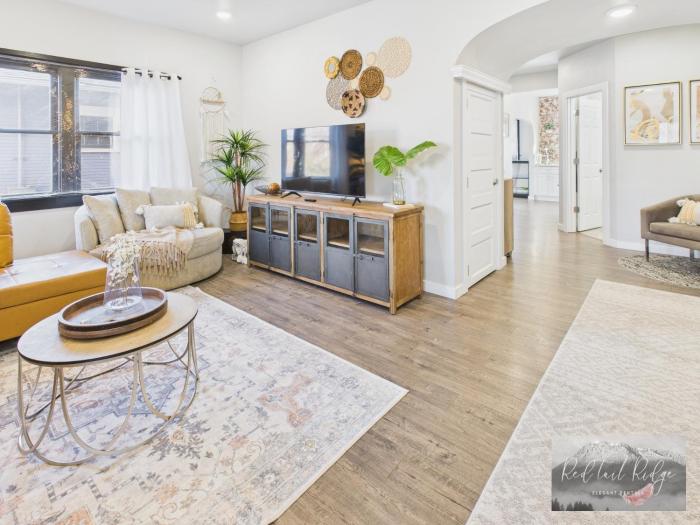 Boho Revival Modern Glam with AC in Downtown Albany