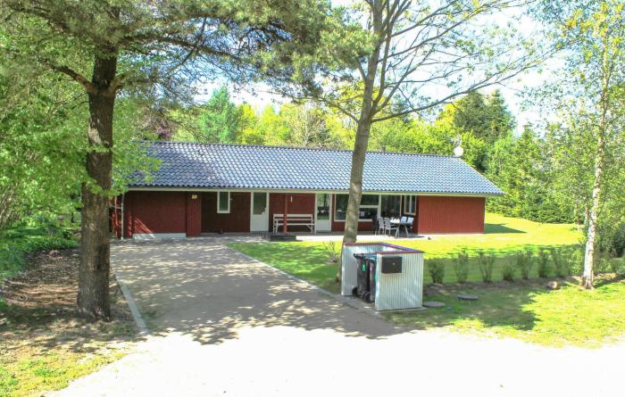 Three-Bedroom Holiday Home In Ansager
