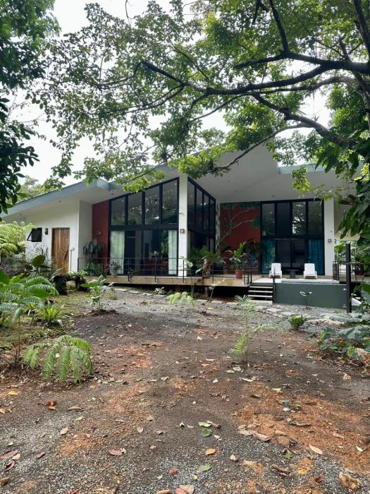 Casa de Bosque con Piscina