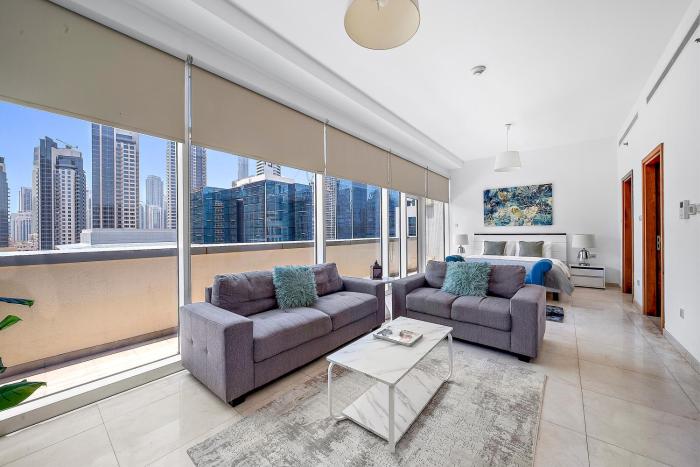 Elegant Studio with Burj Khalifa Skyline Views