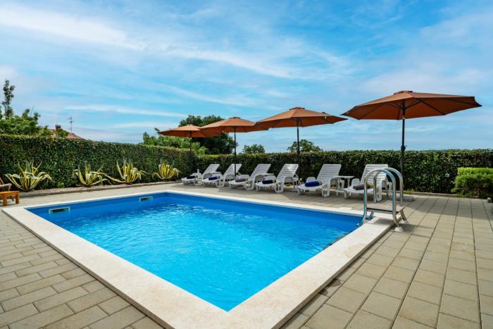 Casa Olea by Briskva