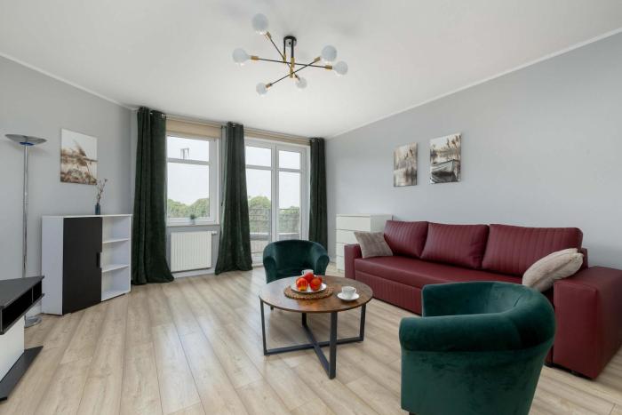 Comfortable Apartment with Parking in Szczecin by Noclegi Renters