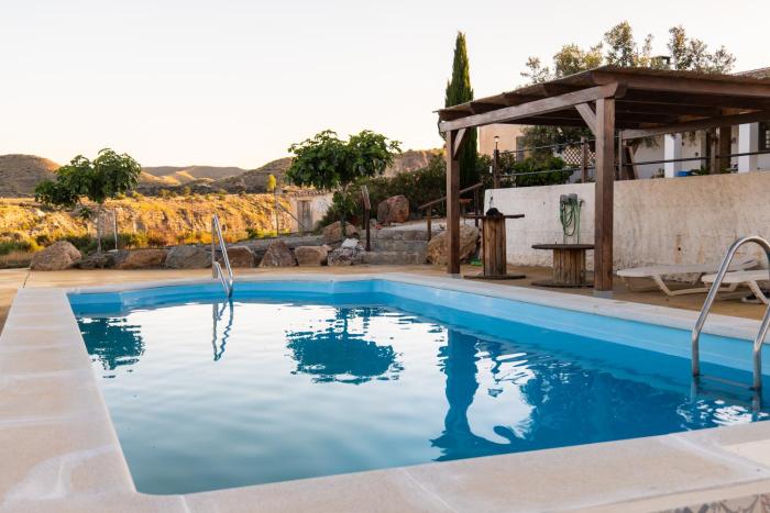 Casa Rural Alzabara con Piscina Privada