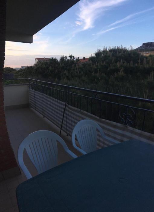 Appartamento con terrazza centralissimo a 100 mt dal mare