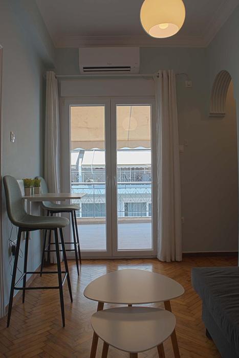 Bright TopFloor Apt with Terrace in Athens