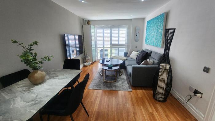 Bright 1BR top floor flat in Hoxton, 5 min tube