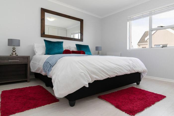 26 Manhattan Square - Table View Self Catering Apartment