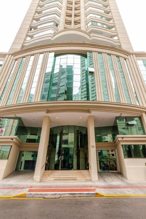 Alto padrão 50m do mar com 3 suítes