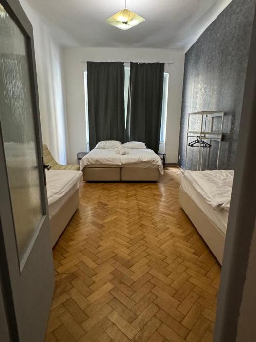 AN HOUSE - Friendly Gem for 7